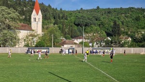 Famos i Travnik korak bliže doigravanju, velika borba na jugu