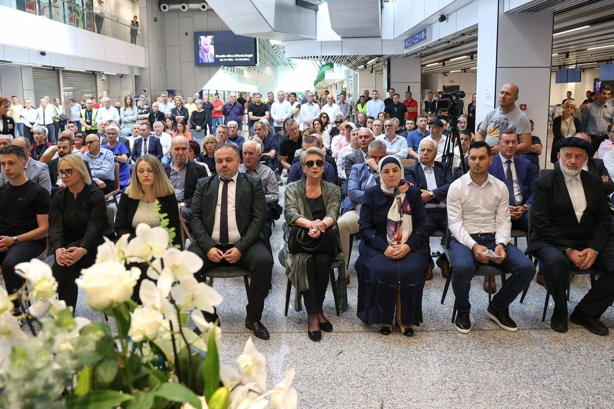 Održana komemoracija Elvedinu Begiću - Spahić bio vidno potresen 