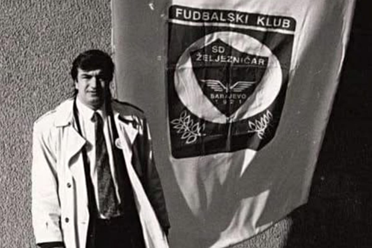 "Bio je i uvijek bit će simbol Grbavice, Dževad Begić Đilda legenda..." "Bio je i uvijek bit će simbol Grbavice, Dževad Begić Đilda legenda..."