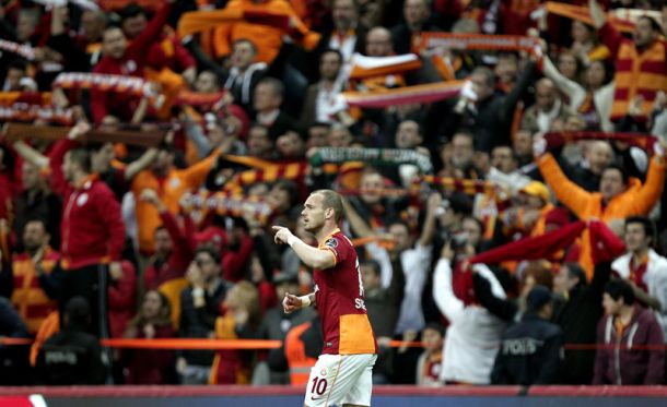 Sneijder donio Kup Turske Galatasarayu