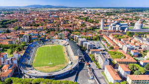 Najstariji stadion u Evropi ne želi novi izgled, a klub se bori za promociju
