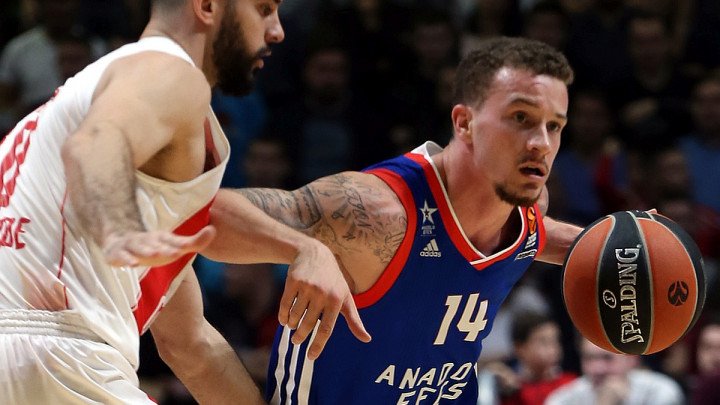 Josh Adams postigao devet poena u porazu Bešiktaša