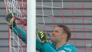 Majstor Neuer: Golman Bayerna odlučio sam riješiti problem sa mrežom