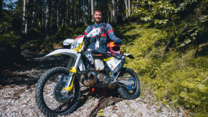 Legendarni Marcel Hirscher skije zamijenio motociklom