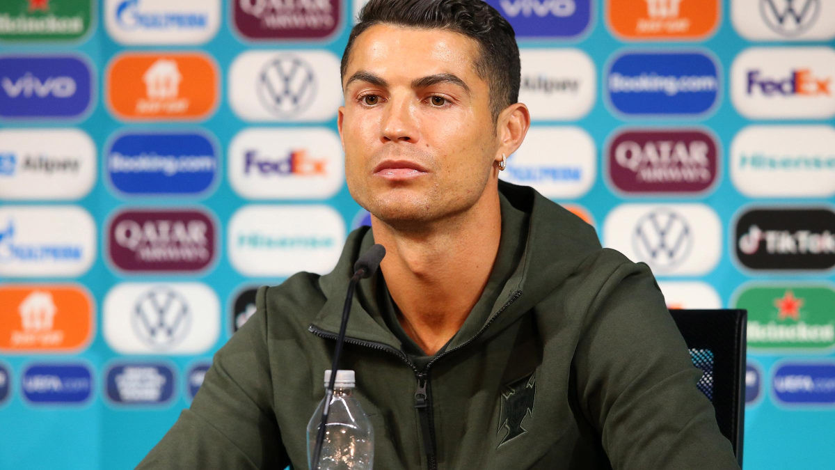 Ronaldo će poludjeti kada vidi šta je s Coca-Colom napravio ruski selektor jučer