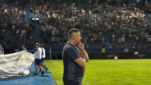 Navijači Željezničara nezadovoljni remijem protiv Rudala, s tribina se orilo: "Adžeme odlazi"