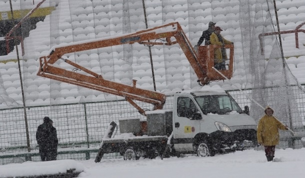 Snijeg srušio zaštitnu ogradu na Koševu