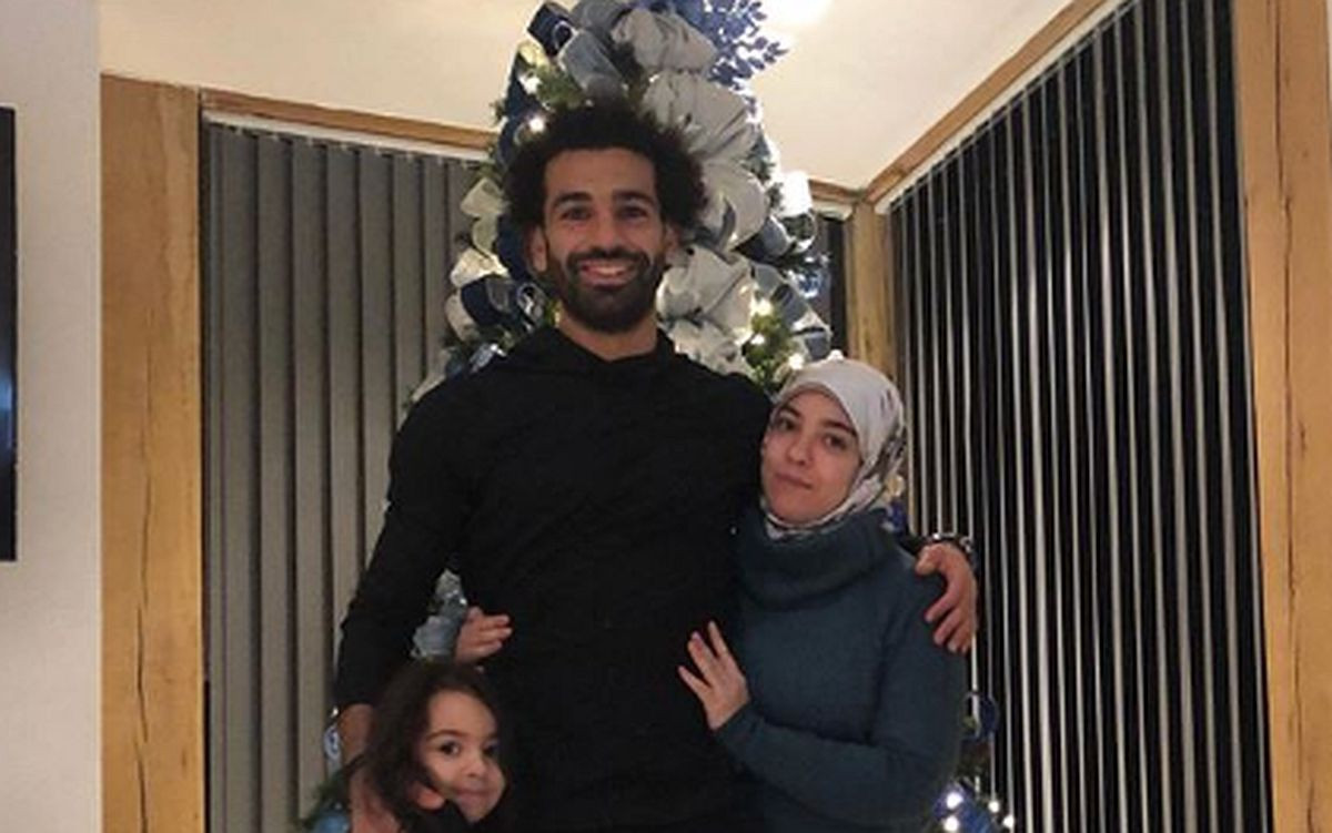 Salah sinoć objavio porodičnu fotografiju ispred jelke, uslijedili brojni komenari 