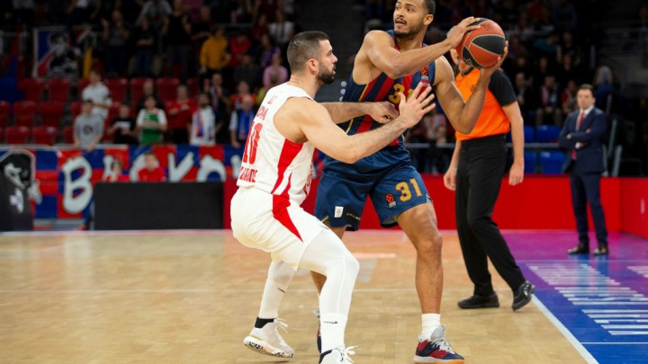 Shavon Shields potpisuje za Armani
