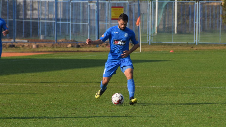 Mekić na stolu imao nekoliko ponuda iz Premijer lige, odlučio da ostane u Radniku