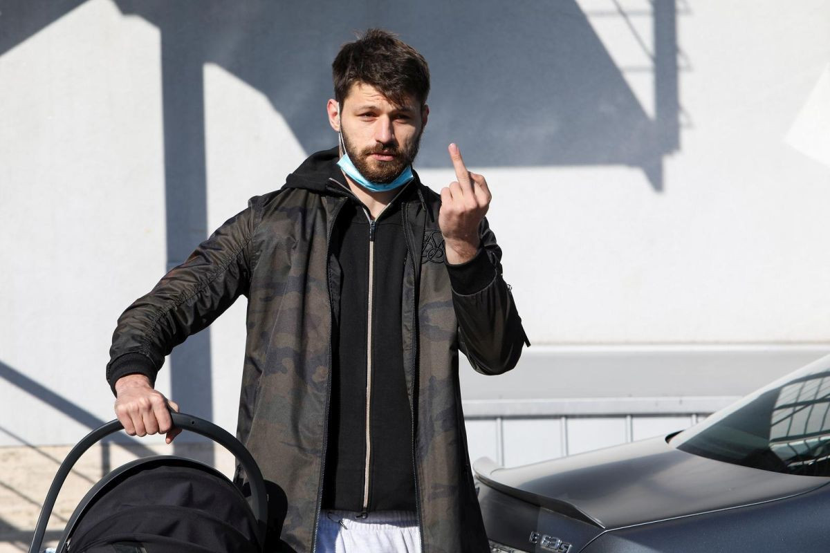 Riječi o Petkoviću izazvale žestoku raspravu u Turskoj: "Pocijepat ću svoju UEFA diplomu" Riječi o Petkoviću izazvale žestoku raspravu u Turskoj: "Pocijepat ću svoju UEFA diplomu"