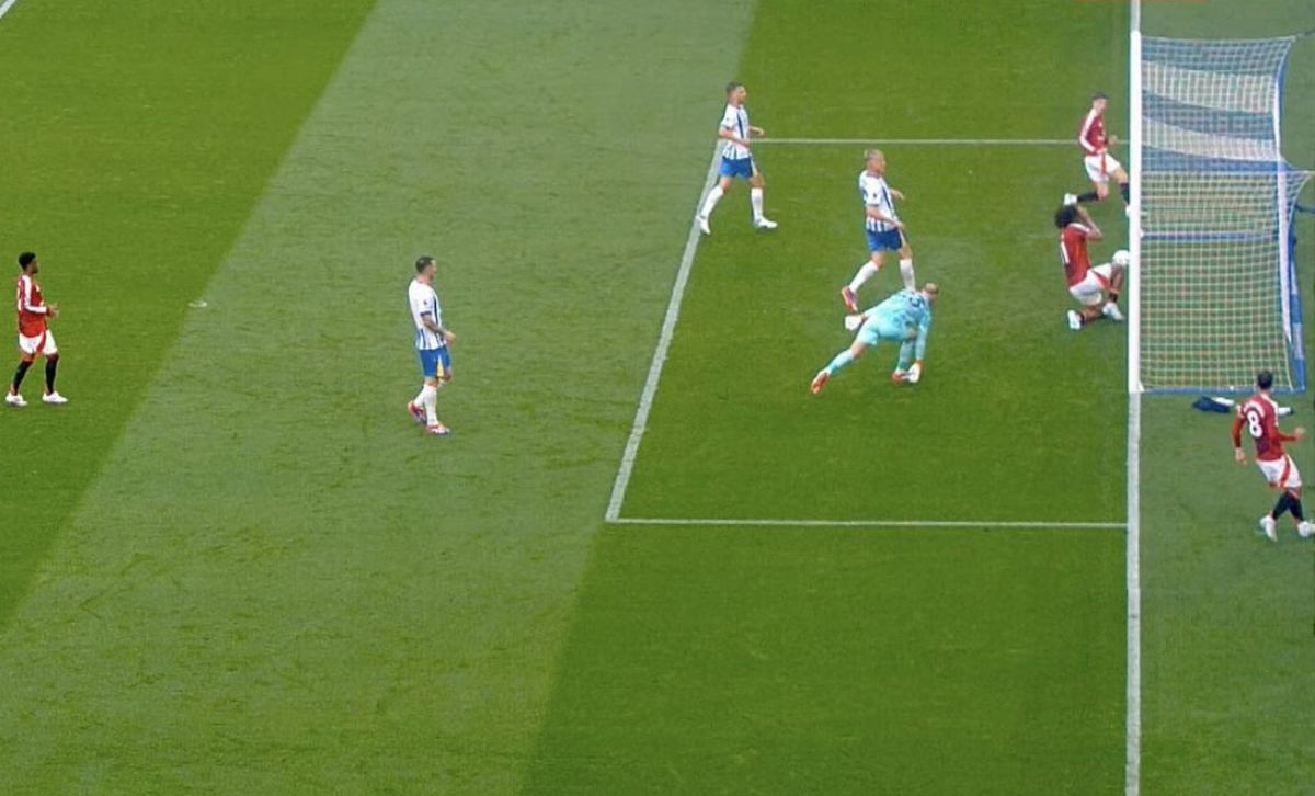 Situacija jednom u 100 godina: Fudbaler Manchester Uniteda na gol-liniji oduzeo pobjedu svom timu