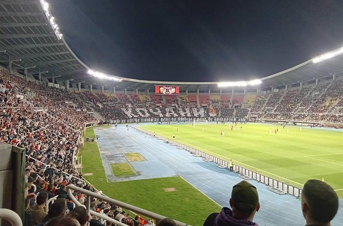 Crvena zvezda u Skoplju zavadila Albance i Makedonce: Grupa Srba je ušla na stadion, a onda... Crvena zvezda u Skoplju zavadila Albance i Makedonce: Grupa Srba je ušla na stadion, a onda...