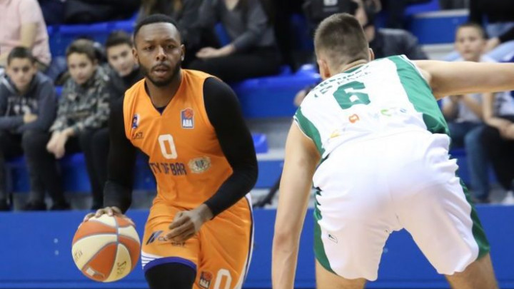 Jacob Pullen produžio saradnju s Mornarom