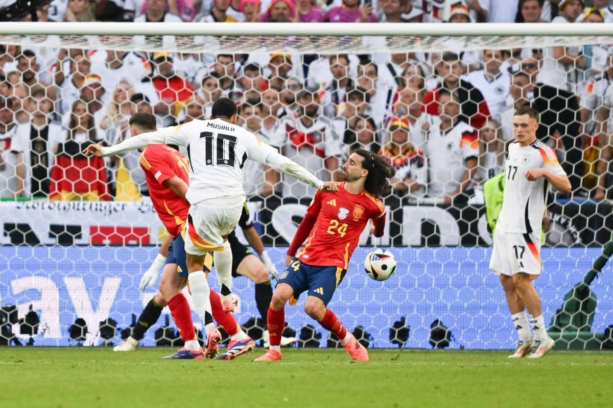 Toni Kroos 'uništio' UEFA nakon priznanja teške krađe: "Baš vam hvala, nije ovo ništa bitno" Toni Kroos 'uništio' UEFA nakon priznanja teške krađe: "Baš vam hvala, nije ovo ništa bitno"