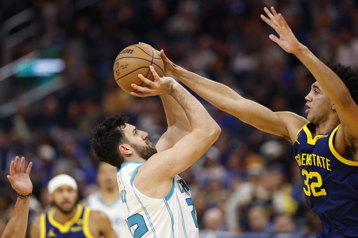 Dok svi čekaju gdje će potpisati u Evropi, Srbin je razmijenjen u NBA ligi - vraća se u staro jato? Dok svi čekaju gdje će potpisati u Evropi, Srbin je razmijenjen u NBA ligi - vraća se u staro jato?