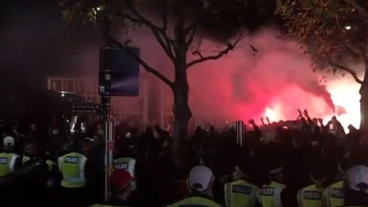 Navijačima Frankfurta zabranjen ulazak na Emirates, ali su našli način da bodre svoj tim