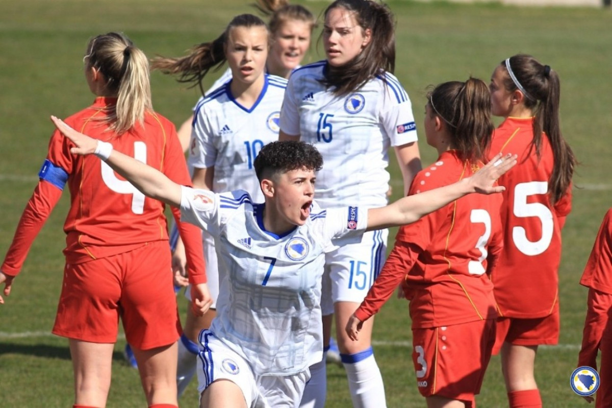 Ženska juniorska nogometna reprezentacija BiH u Zenici uvjerljiva protiv Sjeverne Makedonije Ženska juniorska nogometna reprezentacija BiH u Zenici uvjerljiva protiv Sjeverne Makedonije