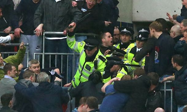 Tuča na Wembleyu, krivci navijači Millwalla