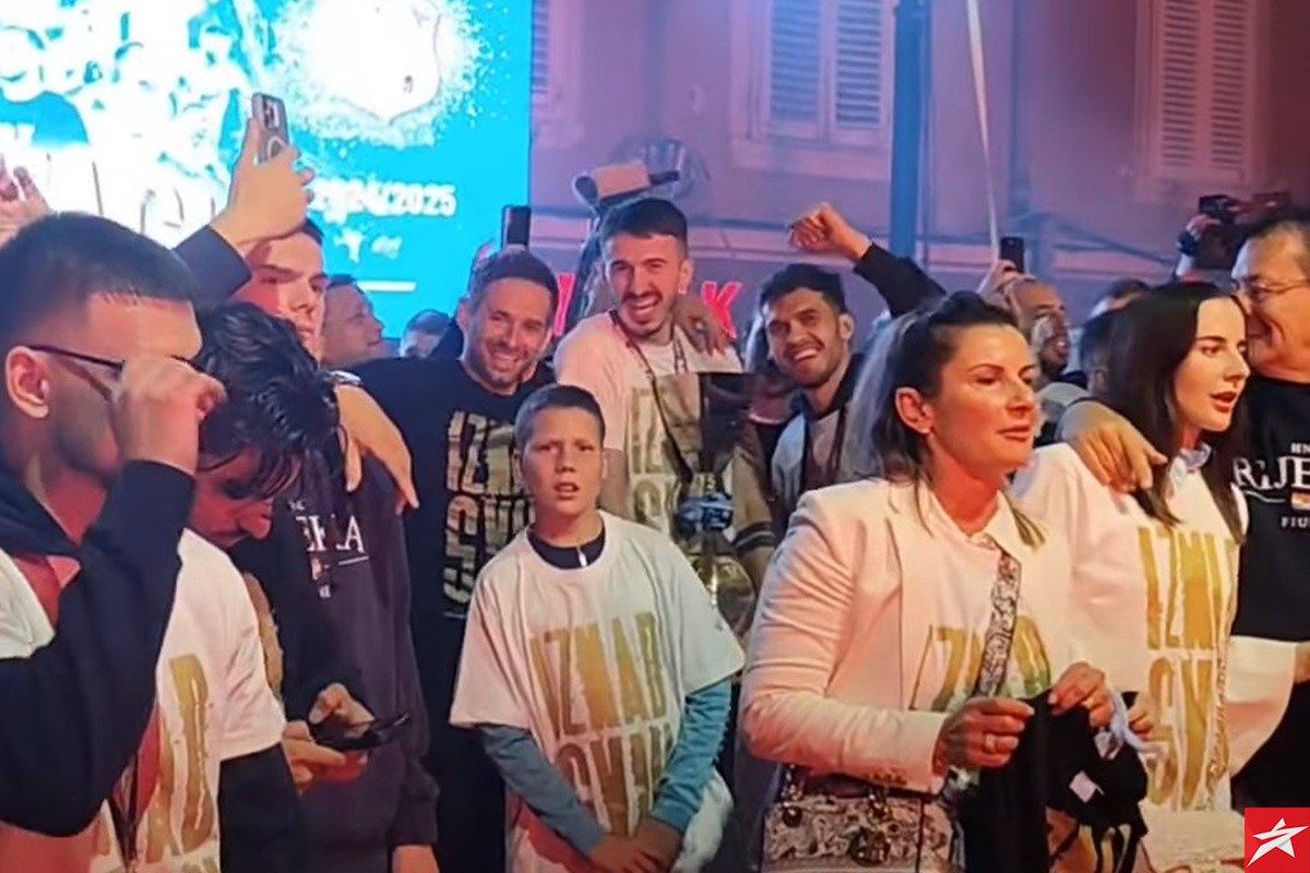 Apsurd u Hrvatskoj: Reprezentativac BiH izabran za najboljeg golmana, ali ne i u najbolji tim sezone Apsurd u Hrvatskoj: Reprezentativac BiH izabran za najboljeg golmana, ali ne i u najbolji tim sezone