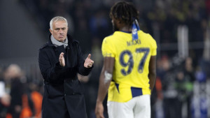 Džeko gledao sa klupe prolaz Fenerbahcea u Kupu Turske