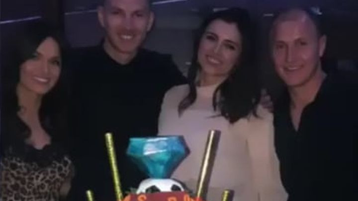 Edin Džeko proslavio rođendan u Sarajevu, a torta je sve ostavila bez teksta