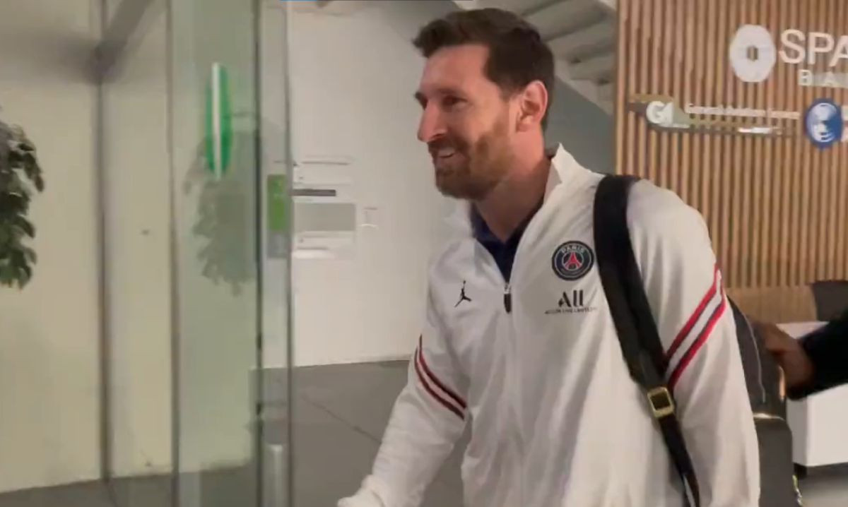 Messi odmah nakon meča sjeo u avion, pa u bojama PSG-a doputovao u Barcelonu