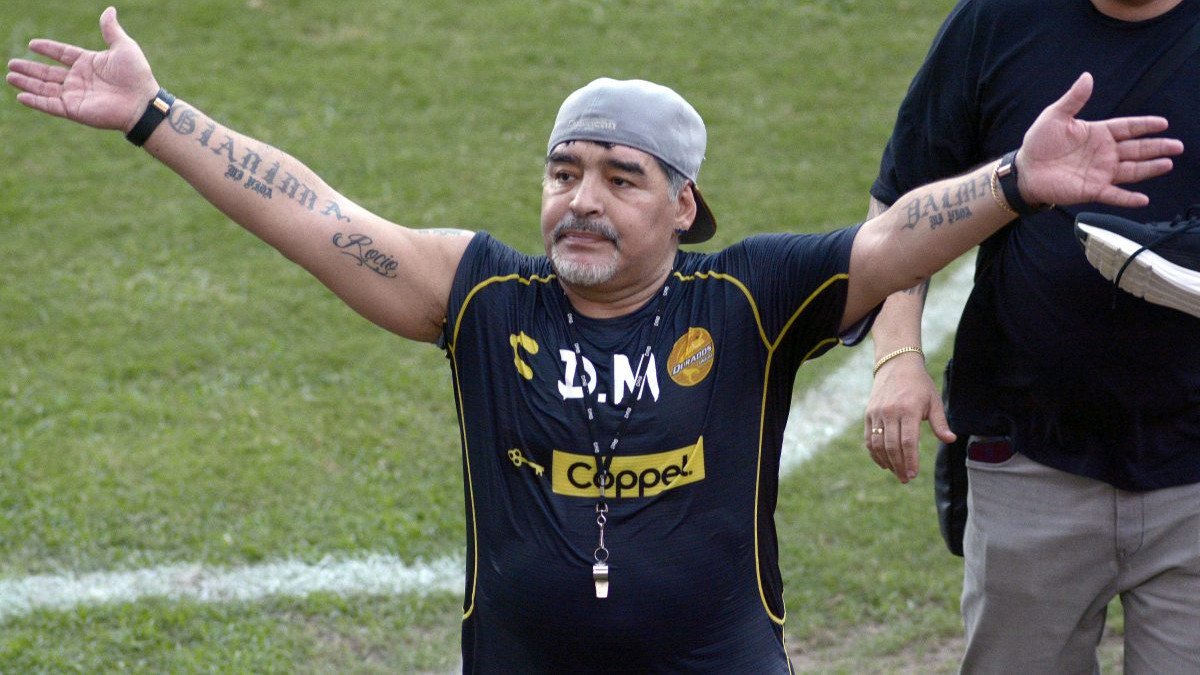 Maradona shvatio grešku, tražit će oproštaj od Messija