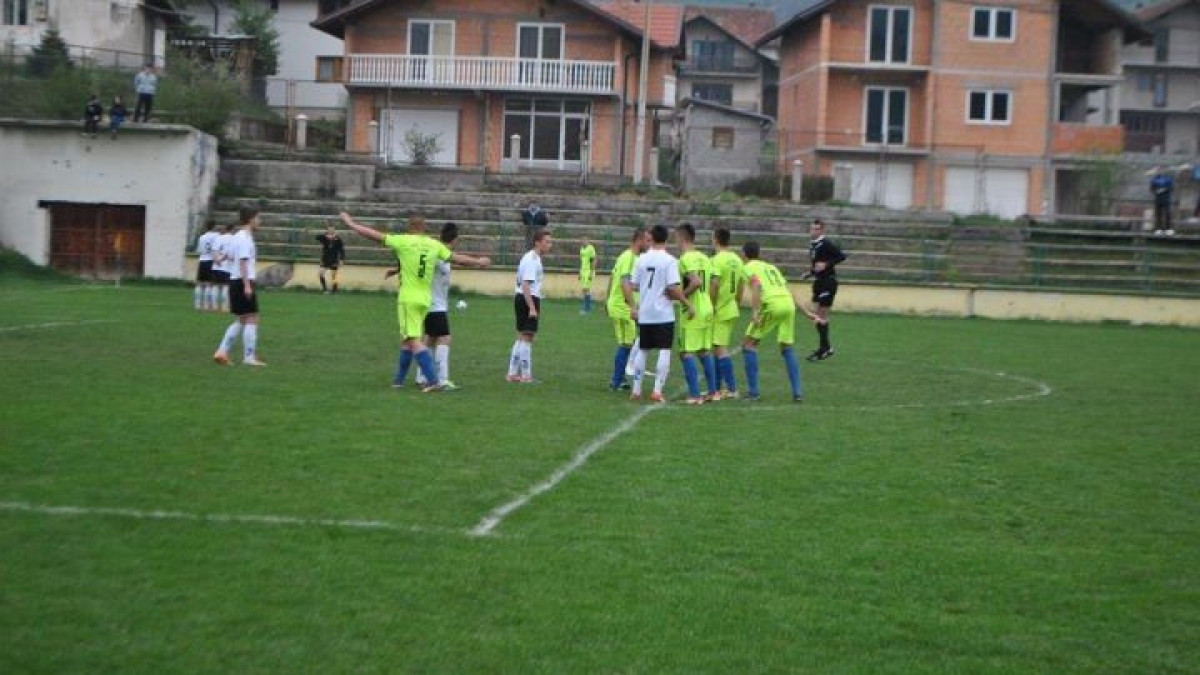Da li nogomet u BiH ima smisla: Doputovali sa osmoricom, sudija kasnije morao prekinuti meč