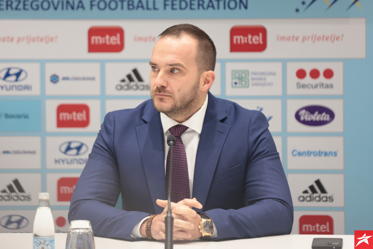 Zeljković govorio o Petevu, Hadžibegiću, odnosu  u reprezentaciji, Premijer ligi, projektima...