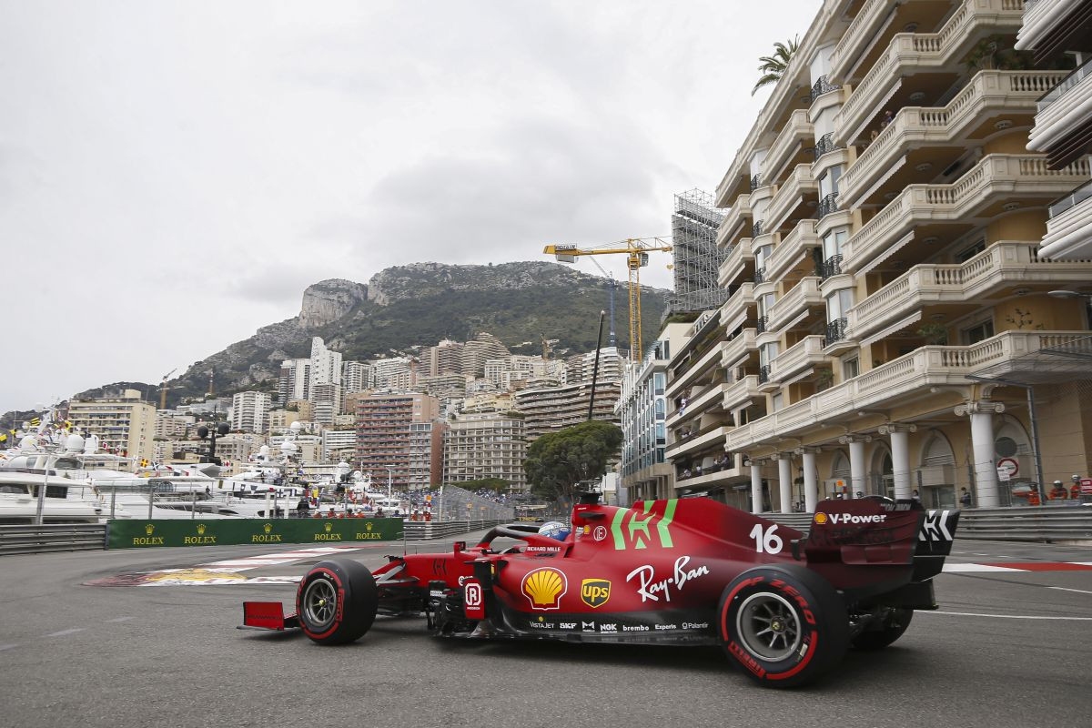 Sjajne kvalifikacije za Ferrari na ulicama Monte Carla, Hamilton se žalio na stazu