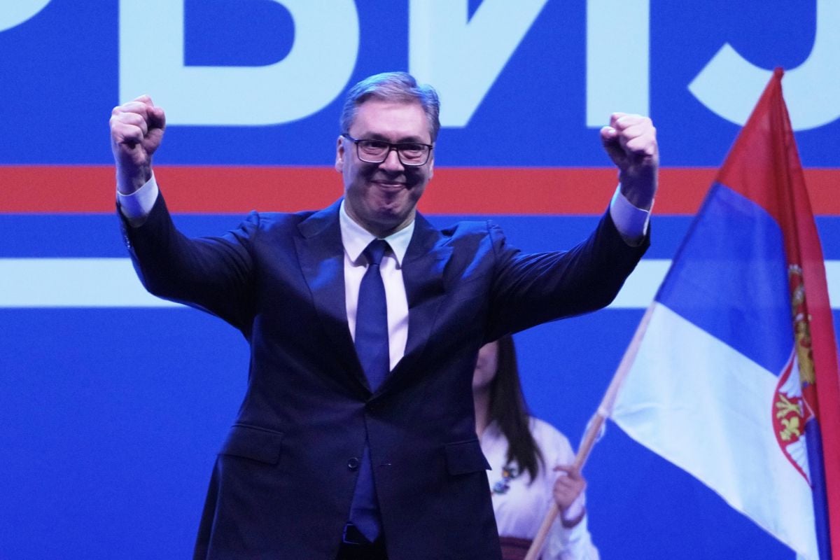 Aleksandar Vučić 'gasi' Partizan - Radi to na brutalan način! Aleksandar Vučić 'gasi' Partizan - Radi to na brutalan način!