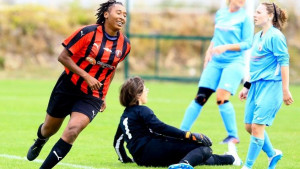 Oprostila se od rukometa, zaigrala fudbal i odmah postigla hat-trick!