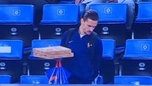 Dvije pizze "nestale" iz svlačionice Francuske, a kamera snimila kome ih je Griezmann dao