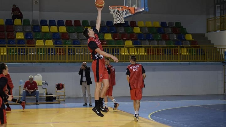 Emir Preldžić debitovao u trećoj ligi BiH i zamalo ostvario triple-double