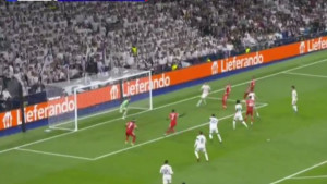 Spektakl u Madridu otvoren brukanjem igrača od 70 miliona eura