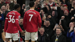 Malo ko je znao da je na stadionu: Stigao iz Amerike, pa uživao u spektaklu na Old Traffordu
