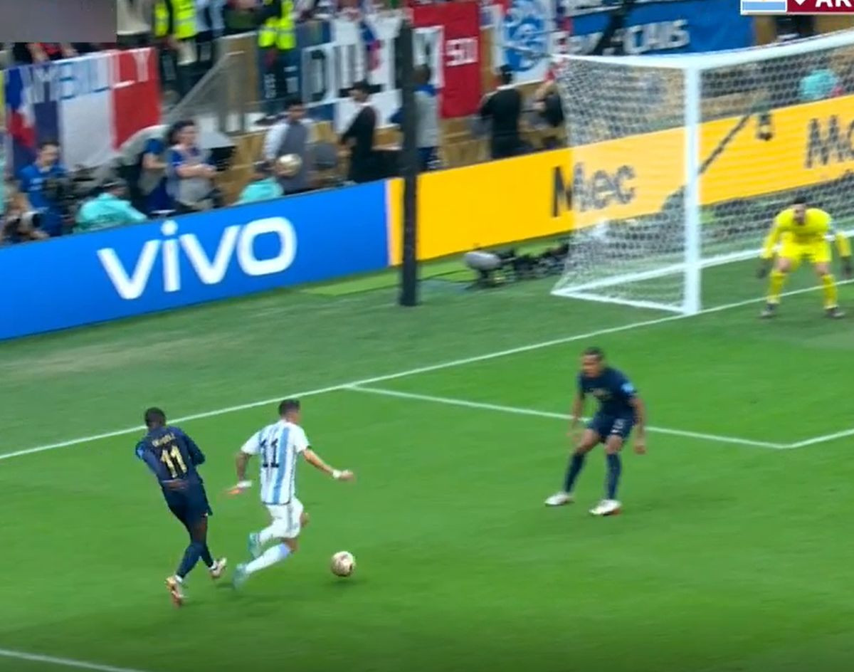 Da li su Argentina i Messi pogurani od sudije? Je li bio penal? Da li su Argentina i Messi pogurani od sudije? Je li bio penal?