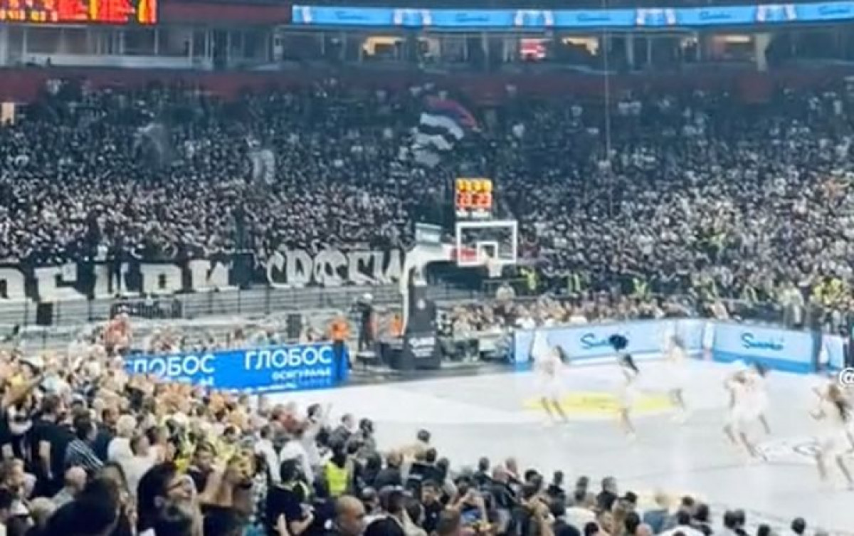 U dvorani 20.000 navijača Partizana, a onda je puštena pjesma koja je napravila totalni haos u Areni