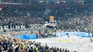 U dvorani 20.000 navijača Partizana, a onda je puštena pjesma koja je napravila totalni haos u Areni