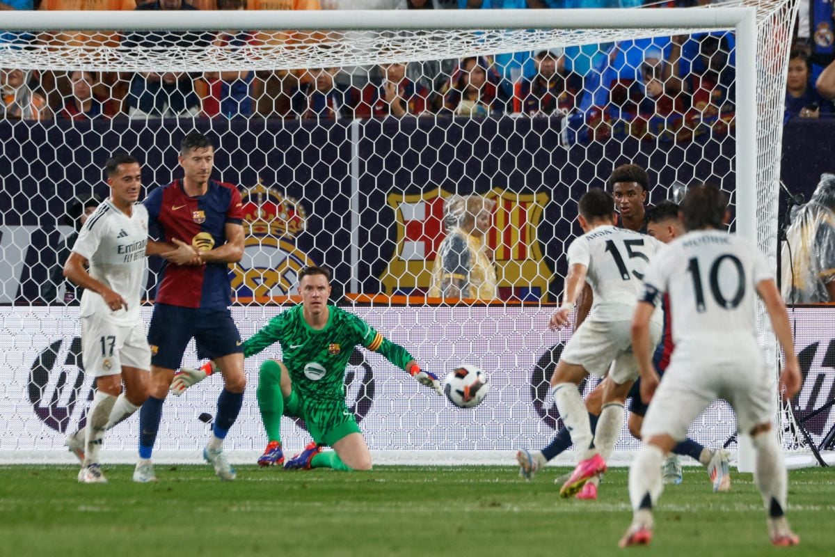Niko nije tako izdao Barcelonu kao on, Hansi Flick mu odmah oduzeo kapitensku traku!