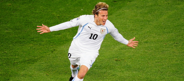 Forlan predvodi Urugvaj ka novoj pobjedi