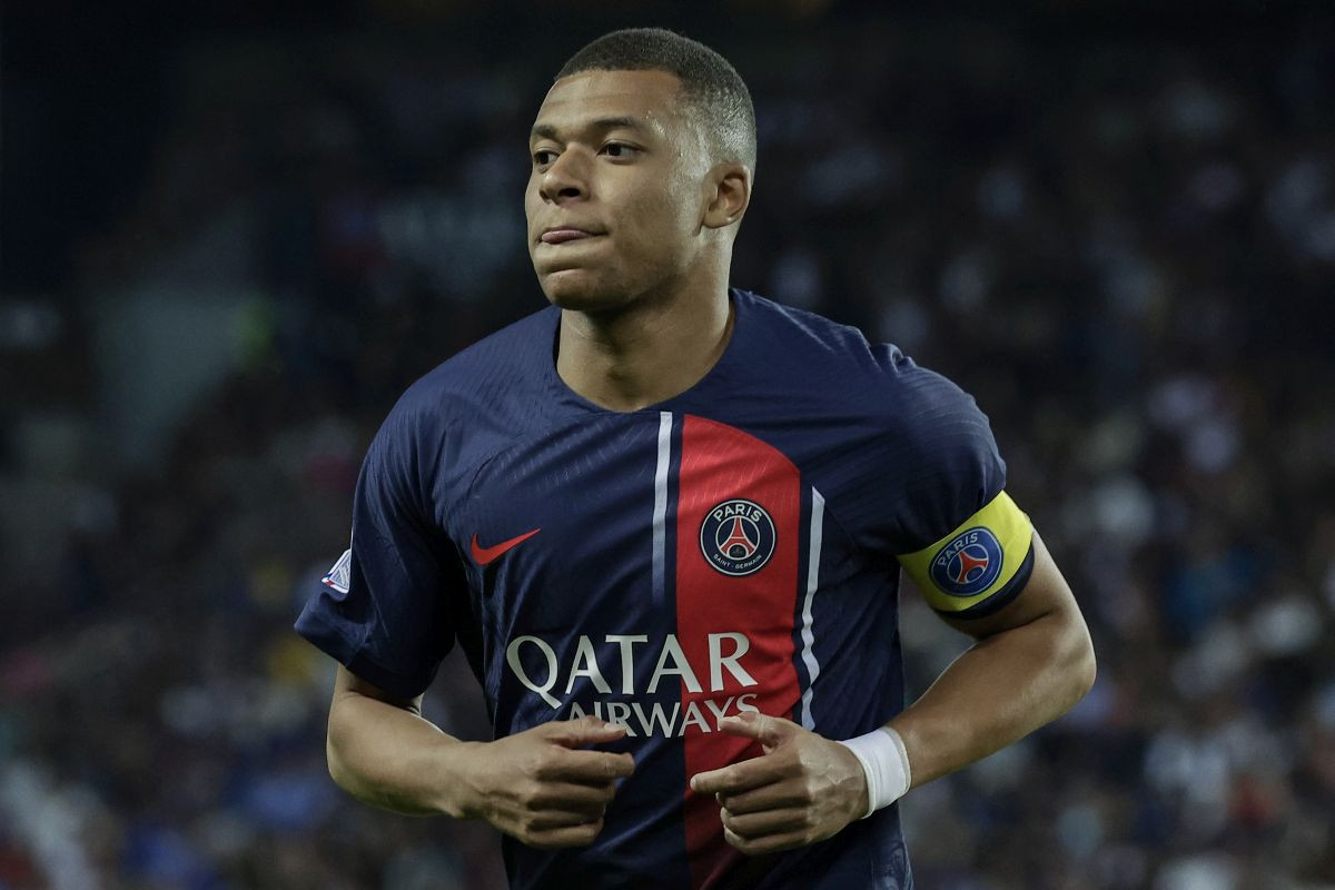 Kylian Mbappe podijelio članak iz uglednih novina uz jasnu poruku: "Laži..." Kylian Mbappe podijelio članak iz uglednih novina uz jasnu poruku: "Laži..."