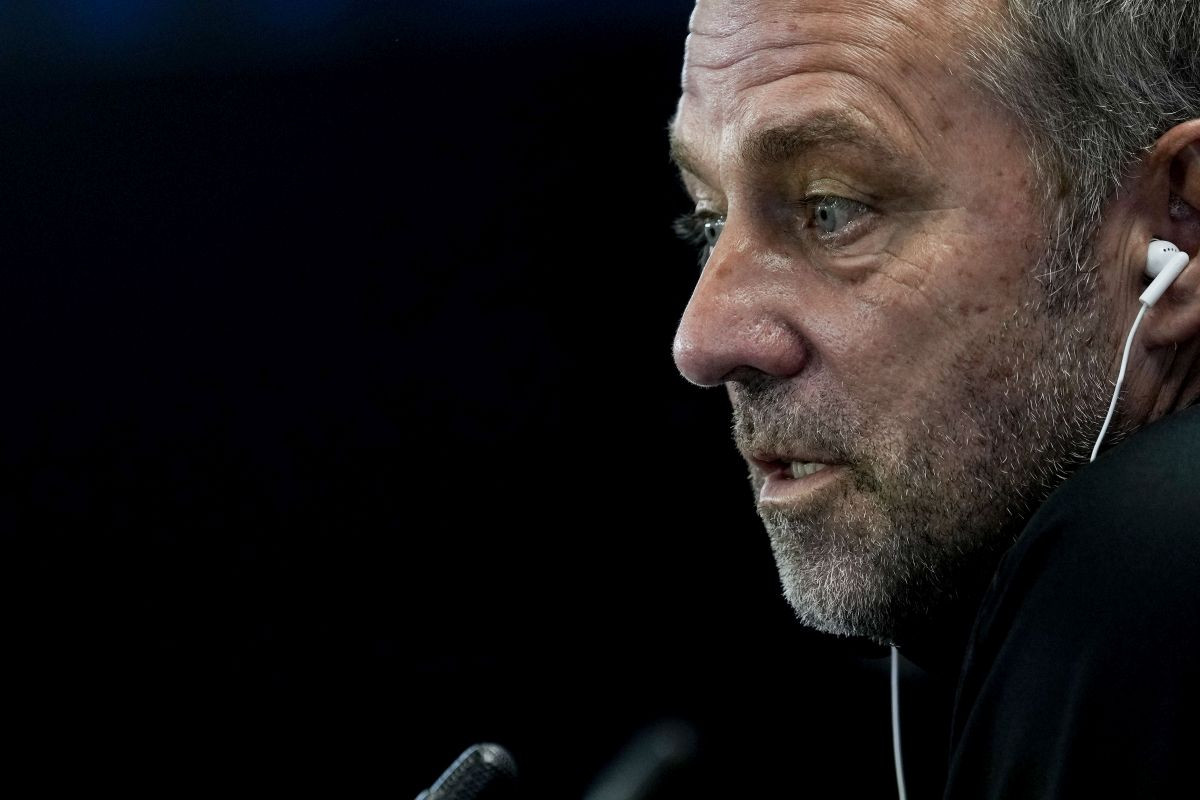 Dramatično na press konferenciji Barcelone, Flick je odjednom ustao i otišao Dramatično na press konferenciji Barcelone, Flick je odjednom ustao i otišao