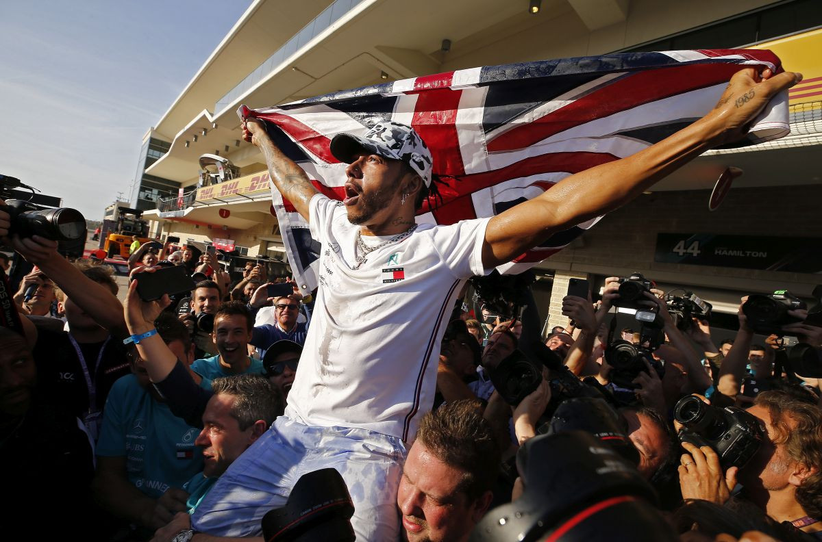 Lewis Hamilton želi 55 miliona eura godišnje! Lewis Hamilton želi 55 miliona eura godišnje!