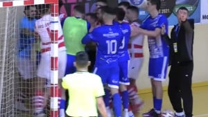 Sve se raspalo u 36. minuti: Tuča na parketu u Velikoj Kladuši