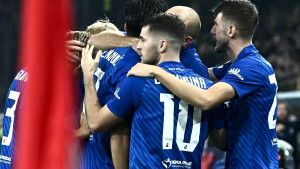 Fudbaler Dinama bacio rukavicu u lice Ivanu Rakitiću, Hrvatska ne pamti nešto slično