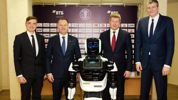 Naučna fantastika postaje realnost: Ugovor potpisan, robot u stručnom štabu