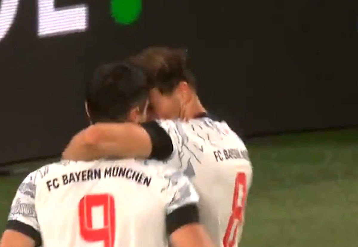 Serija promašaja u kišnom Dortmundu, pa gol Lewandowskog