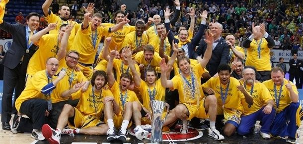 Kurtinaitis ponosan, &quot;Peras&quot;  spomenuo sudije